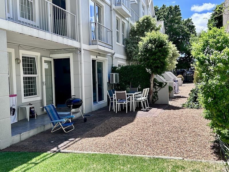 2 Bedroom Property for Sale in Oranjezicht Western Cape